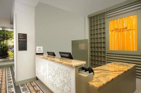 Hilton Garden Inn Miami South Beach - 10