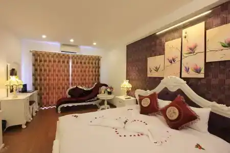 Splendid Star Boutique - 61