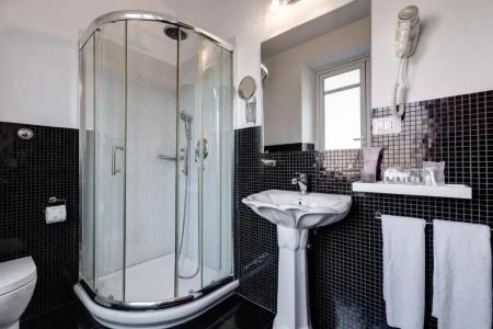 Little Rhome Suites - 31