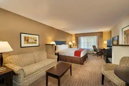Holiday Inn Express & Suites Airport, An Ihg - 20