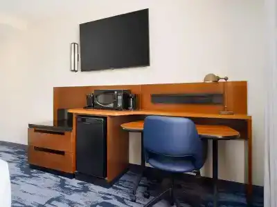 Fairfield Inn & Suites - 25