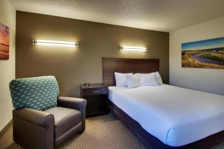EverSpring Inn & Suites - 51