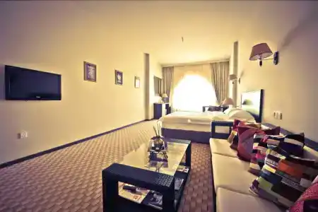 Karvan Palace - 1