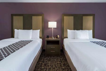 La Quinta by Wyndham Airport - 5