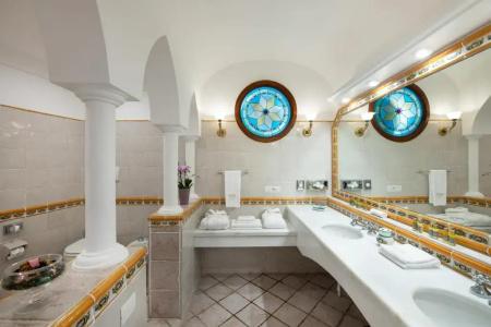 Eden Roc Suites - 327