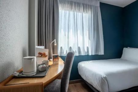 Travelodge Alicante Puerto - 66