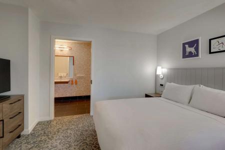 Staybridge Suites - 84