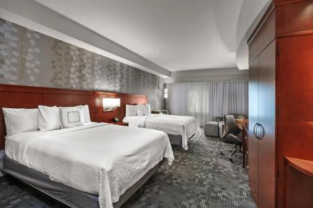 Courtyard by Marriott Woodland Hills - 11