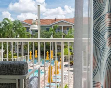 DoubleTree Suites by Hilton - 33