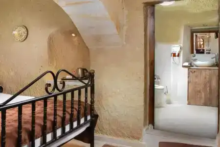 Romantic Cave - 36