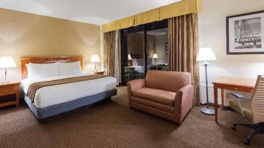 Best Western Plus Bayside Inn - 85