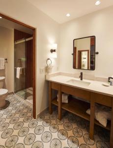 Old Santa Fe Inn - 25