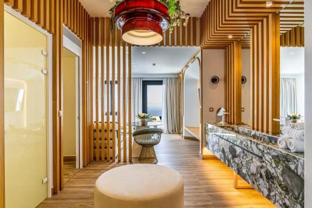 Cresanto Luxury Suites - 19
