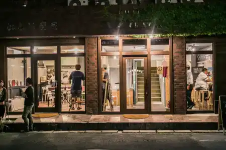 Bacchus Kofu Guesthouse - 9