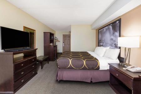 Super 8 by Wyndham by the Falls - 15