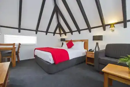 Knights Inn - 67