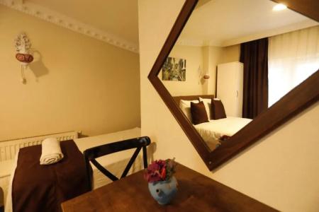 Nezahat Sultan Apart - 82