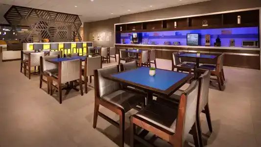 Glō Best Western Nashville Airport West - 26