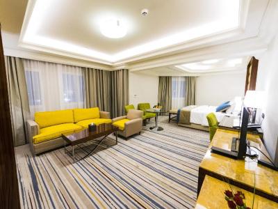 Ivory Inn - 60