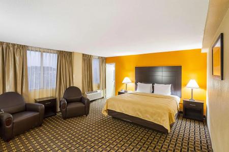 Quality Inn & Suites Downtown - 6