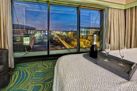 SpringHill Suites Old Dominion University - 32