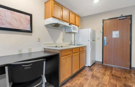 WoodSpring Suites Orlando South - 26