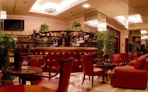 Best Western Premier Astoria - 24