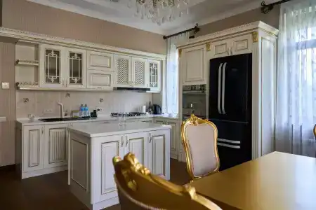 Royal Residence - 172