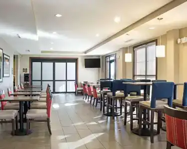 Comfort Suites Medical Center - 23