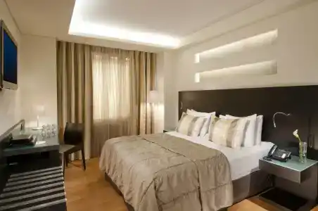o&b Athens Boutique - 12