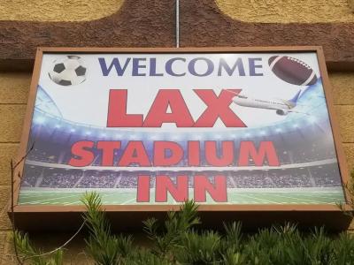 Lax Stadium Inn - 23