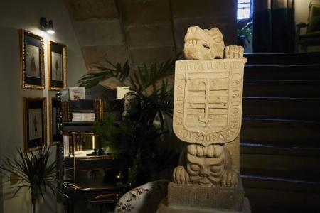 Helguera Palacio Boutique & Antique - 1