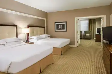 Hilton Indianapolis & Suites - 5