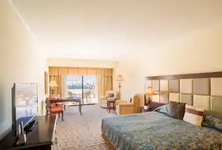 Grand Excelsior - 69