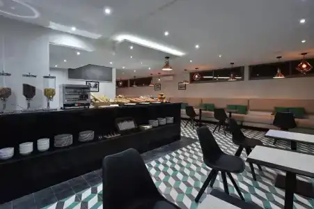 Le Yacht Suites - 18