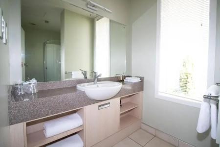 The Avenue - 105
