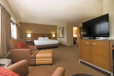 DoubleTree by Hilton City Center - 32