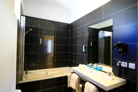 Best Western Le Renoir - 45