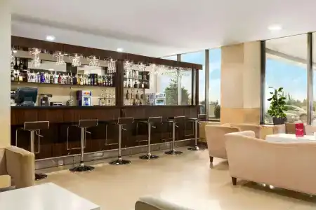 Ramada Plaza by Wyndham Gence - 2