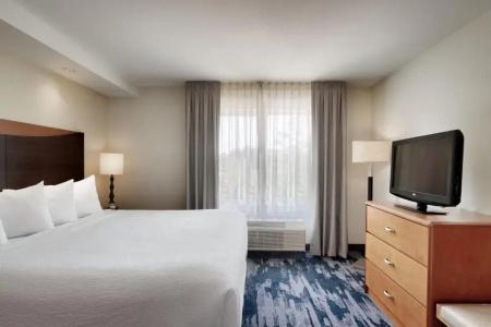Fairfield Inn & Suites by Marriott Central - 57