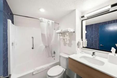 Barrington & Suites - 46
