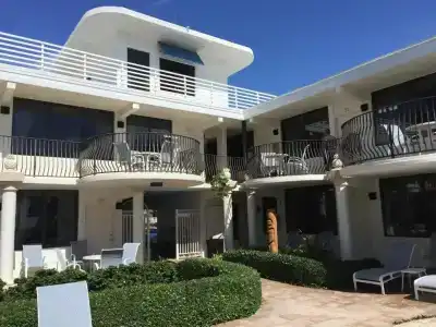 High Noon Beach Resort - 0