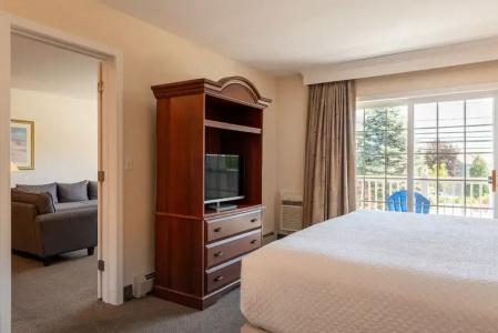 Ogunquit and Suites - 84