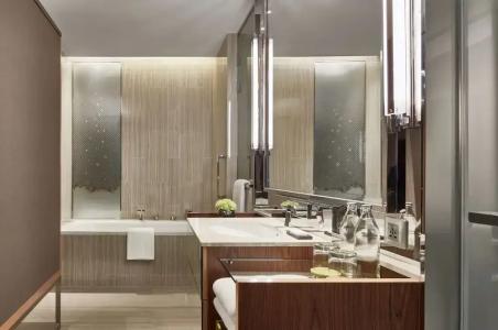 Hyatt Regency Bangkok Sukhumvit - 33