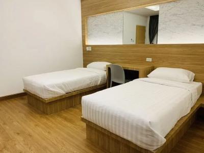 Oyo 753 Atnest Hostel - 4