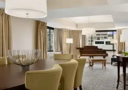 Capital Hilton - 23