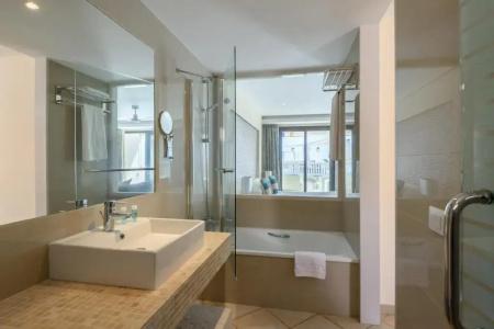Pearly Grey Ocean Club & Suites - 98