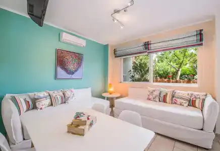 Stamatakis Boutique Studios - 73