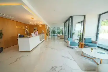 Royal Blue & Residences - 6
