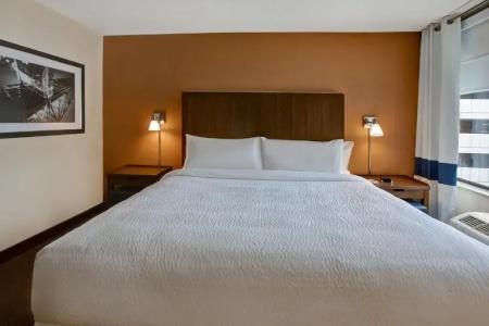 Four Points by Sheraton - 91